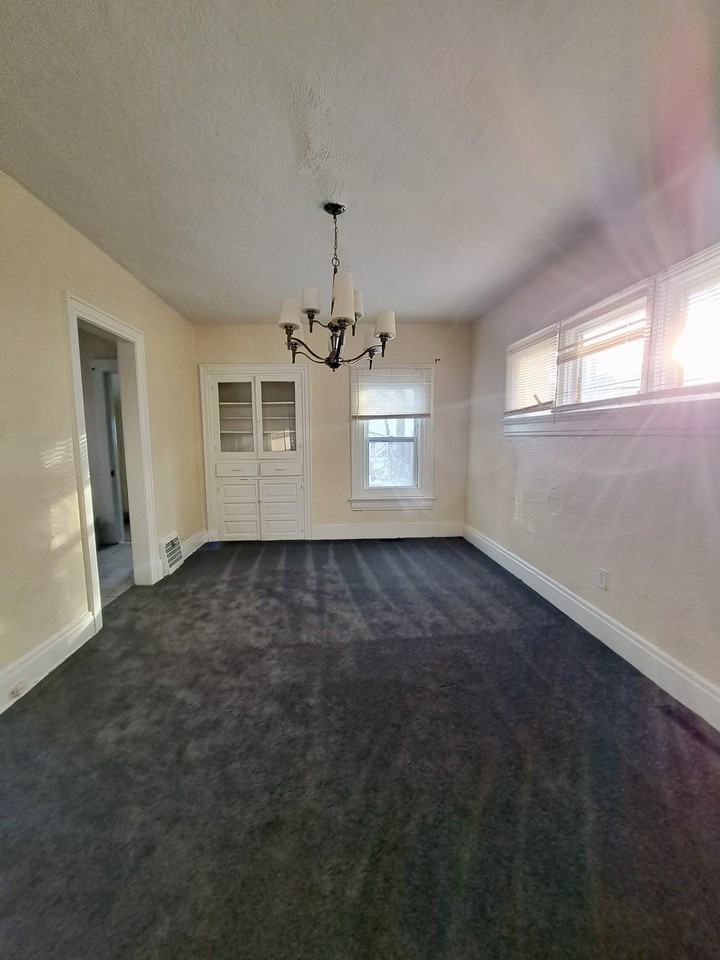 1122 Beaumont Ave #1 - Photo 4 of 10