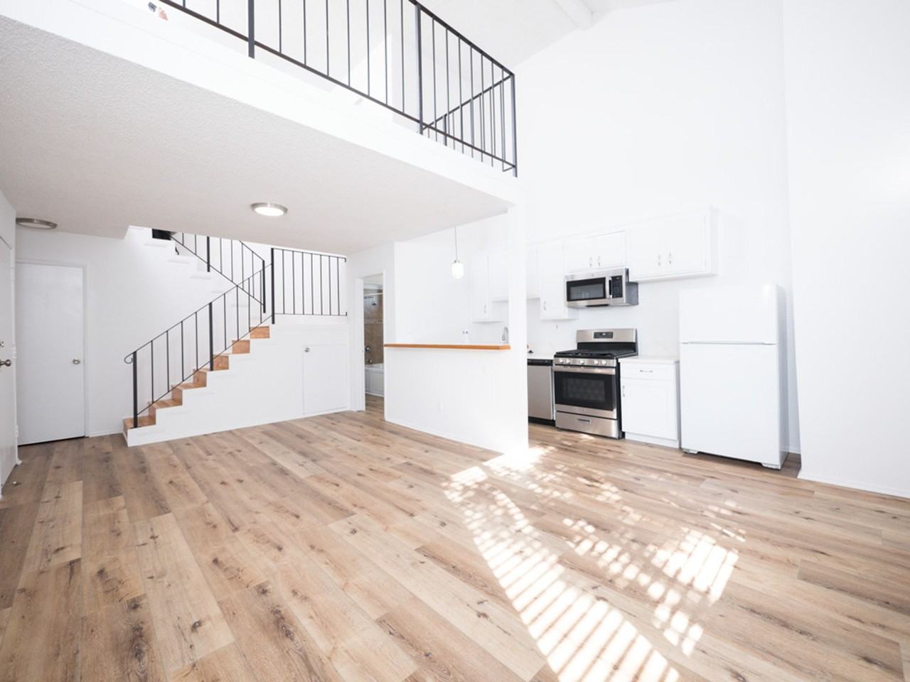 5708 Tujunga Ave - Photo 2 of 12