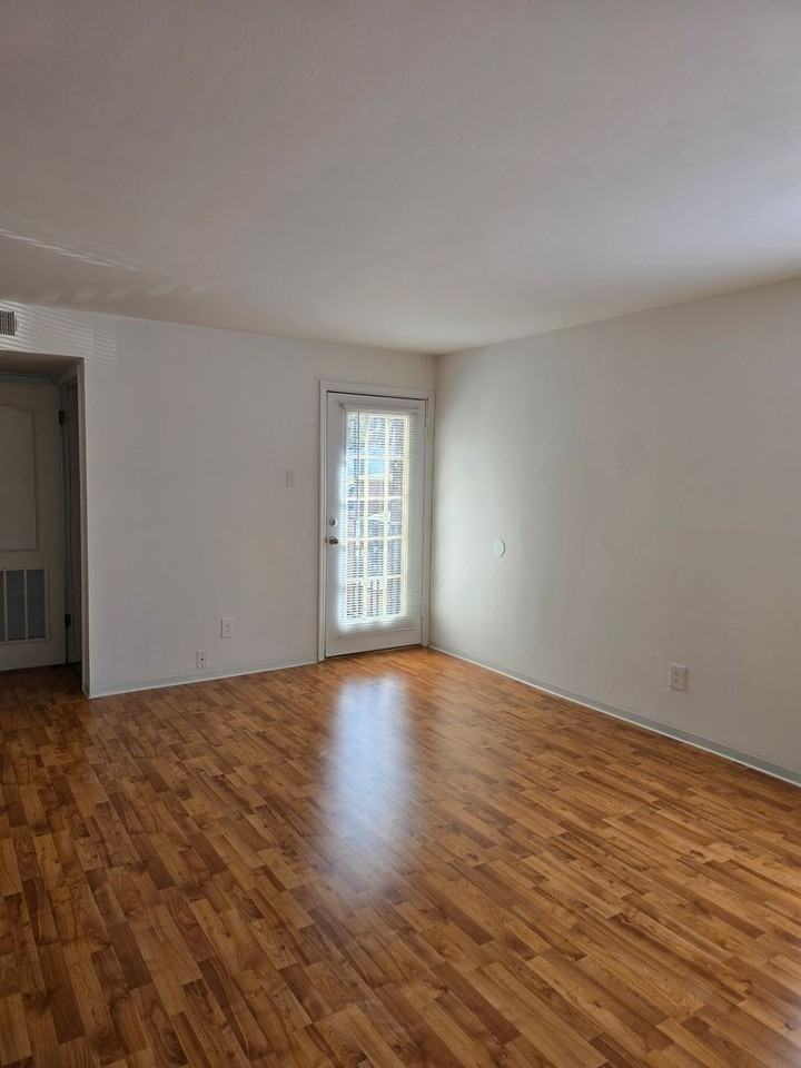 Bent Oak Apartments - Photo 5 of 26