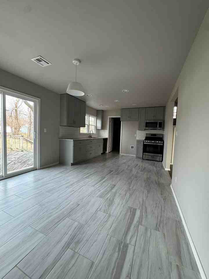 406 N Dogwood St - Photo 3 of 27