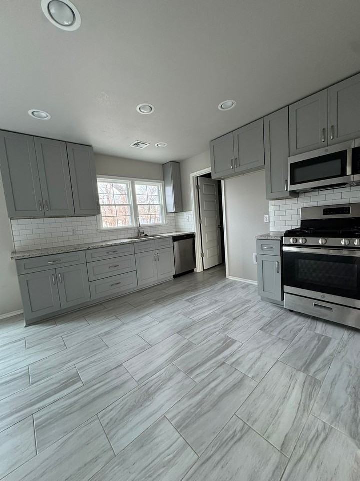 406 N Dogwood St - Photo 4 of 27