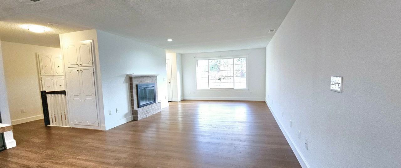 1812 S Visscher St - Photo 3 of 29