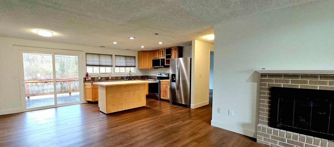 1812 S Visscher St - Photo 4 of 29