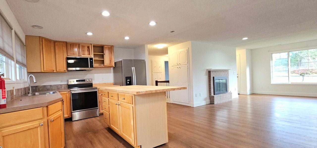 1812 S Visscher St - Photo 5 of 29