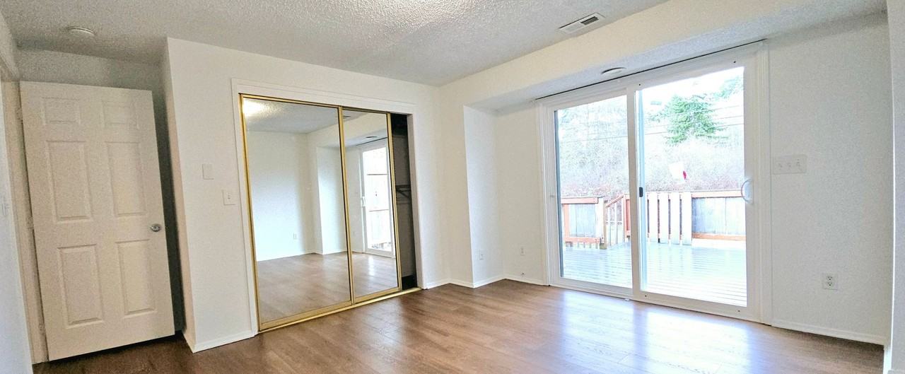 1812 S Visscher St - Photo 7 of 29