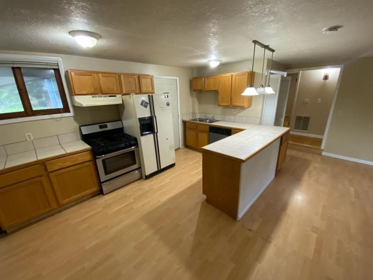 501 S Elm St - Photo 4 of 7