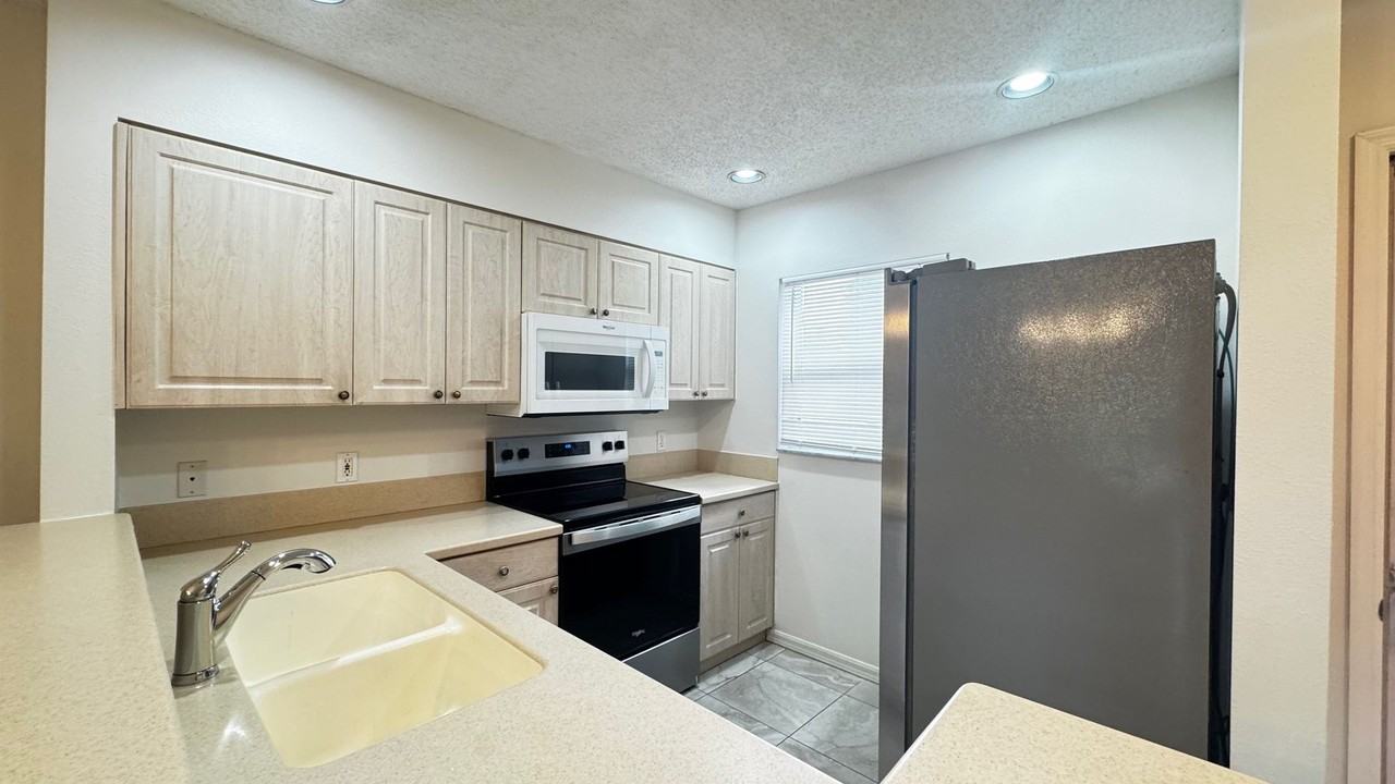 5450 Longwood Run Blvd #102 - Photo 7 of 19