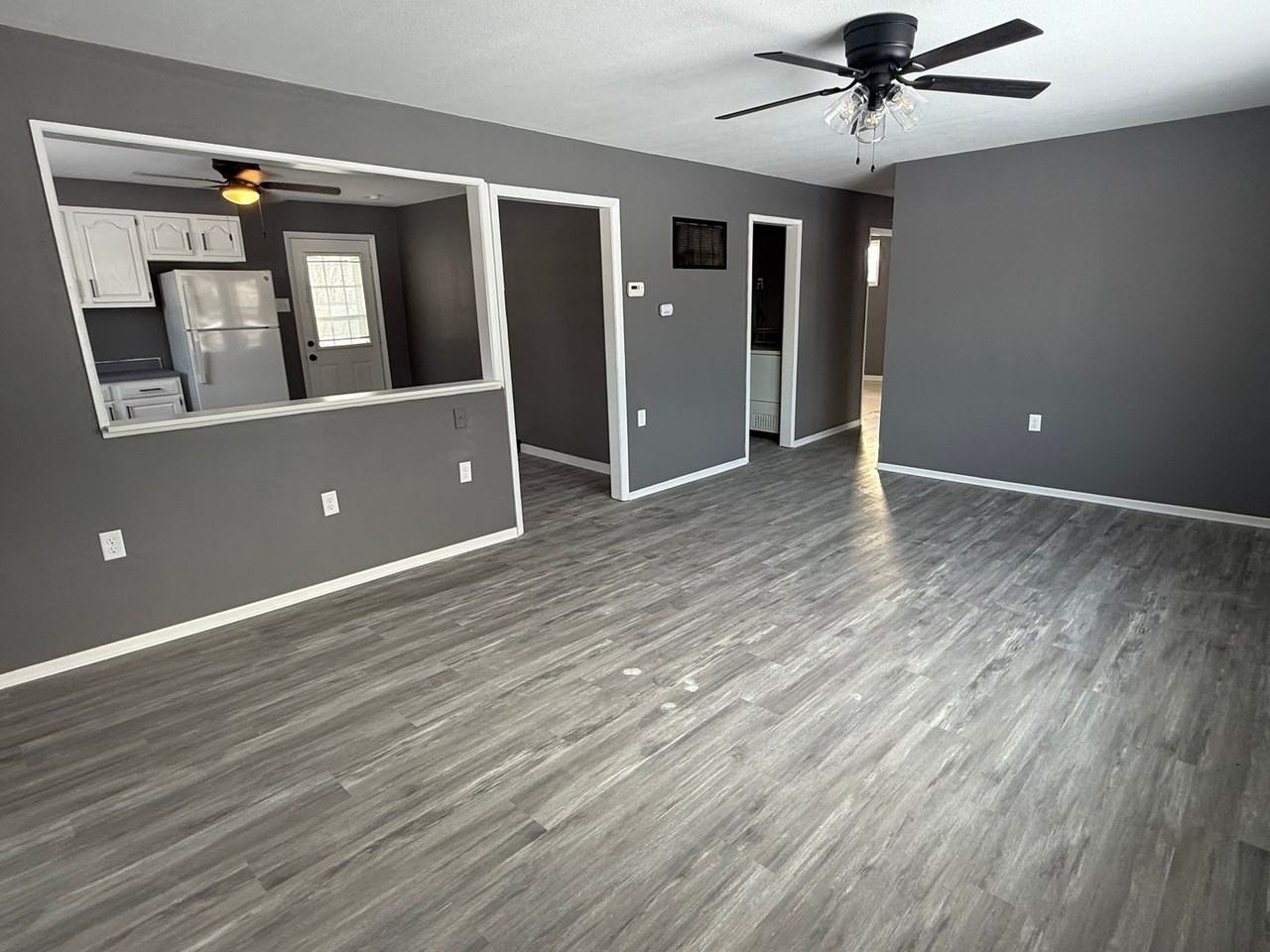 2201 6th St - Photo 2 of 17