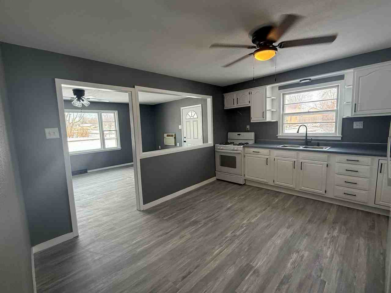 2201 6th St - Photo 7 of 17