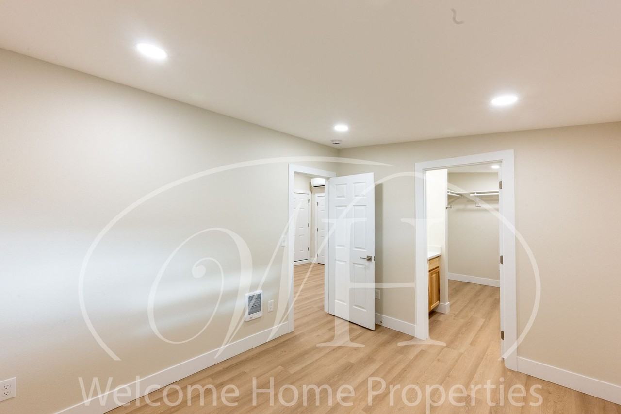 1920 Wallace St - Photo 7 of 13