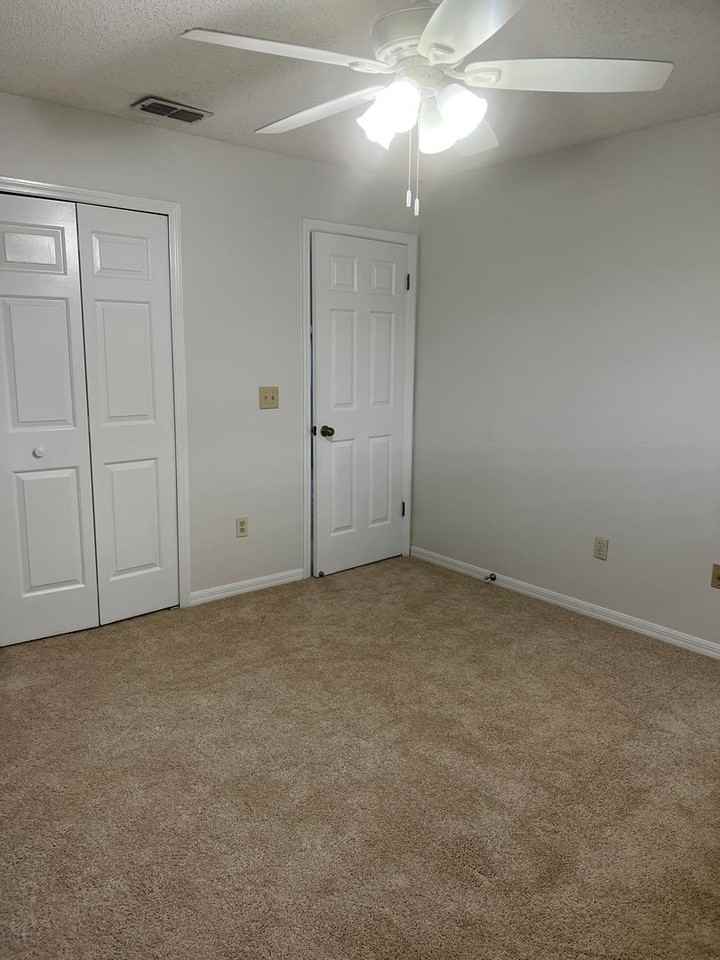 8224 Breeze Cove Ln - Photo 5 of 26