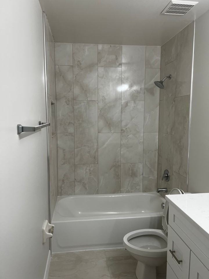 8224 Breeze Cove Ln - Photo 6 of 26