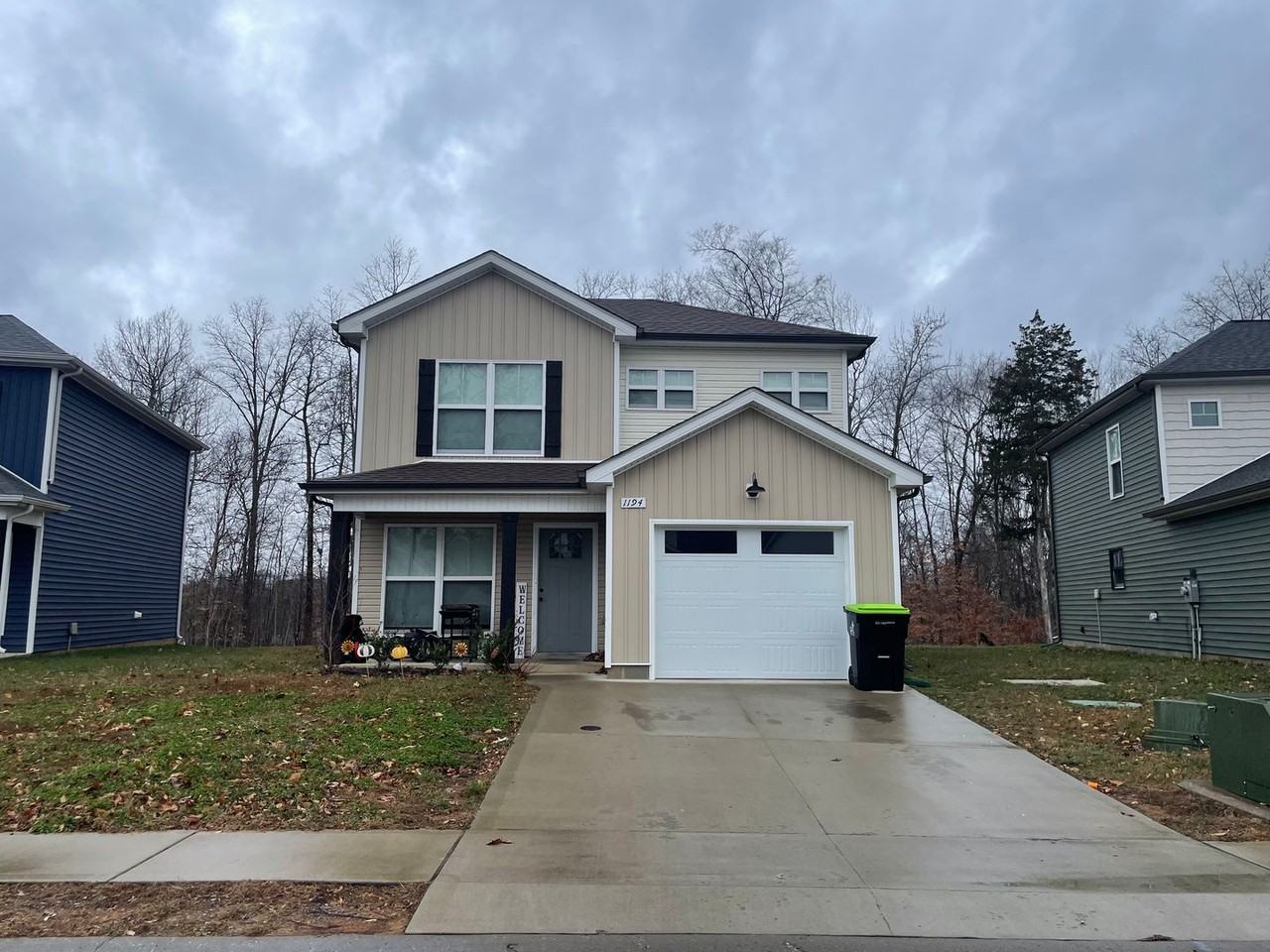 1194 Cottonwood Dr - Photo 2 of 2