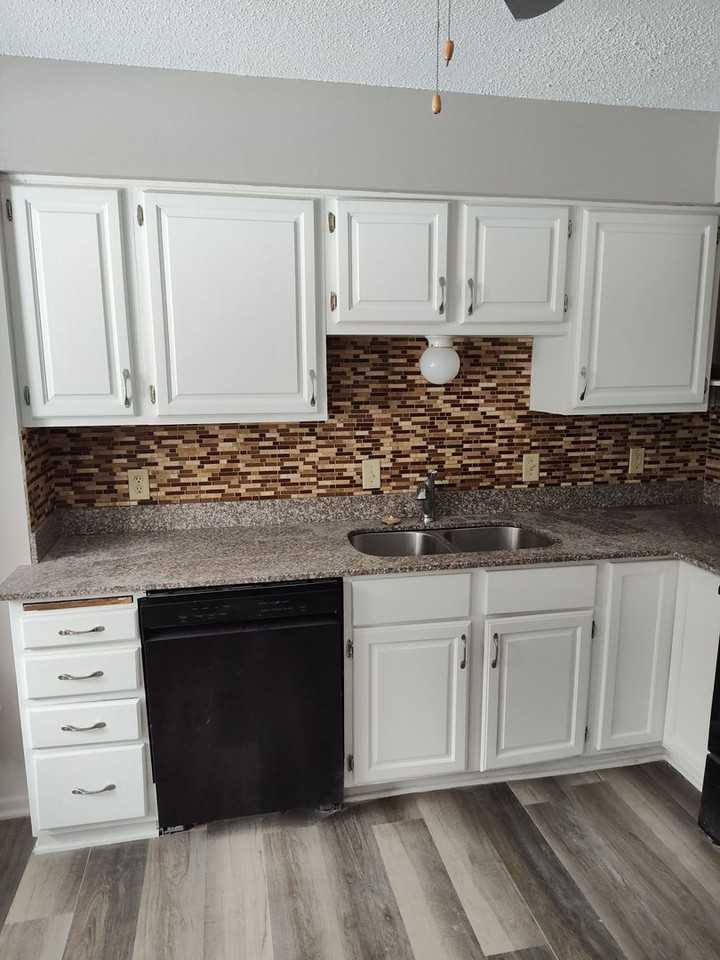 3767 Highland Ave - Photo 2 of 9