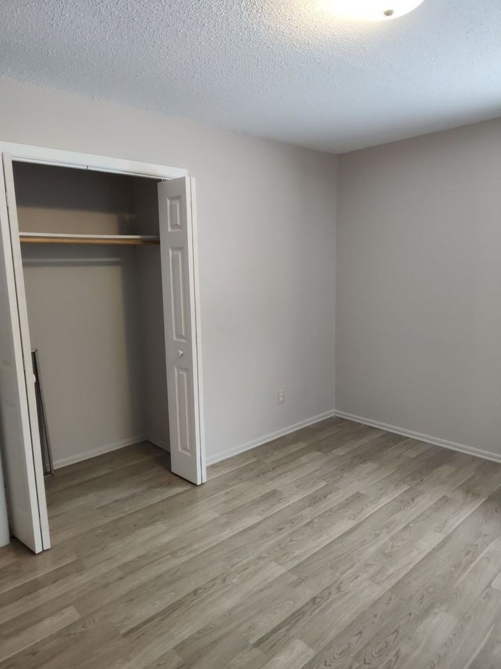 3767 Highland Ave - Photo 4 of 9