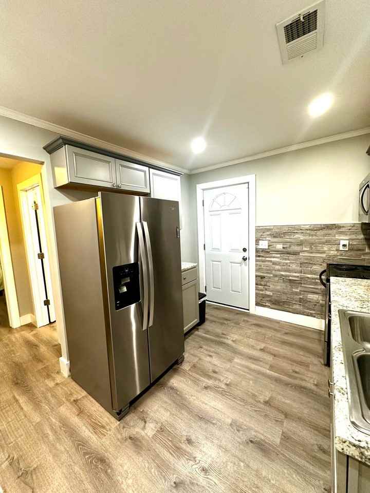 920 N 6th St - Photo 4 of 10