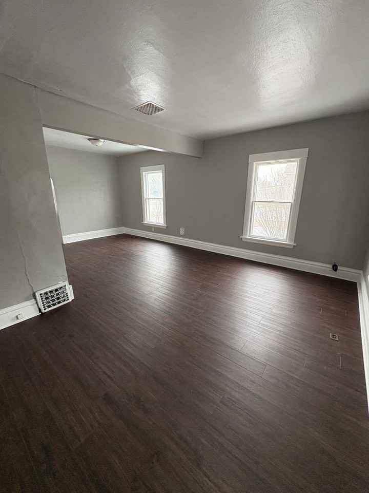 237 Center St - Photo 7 of 9