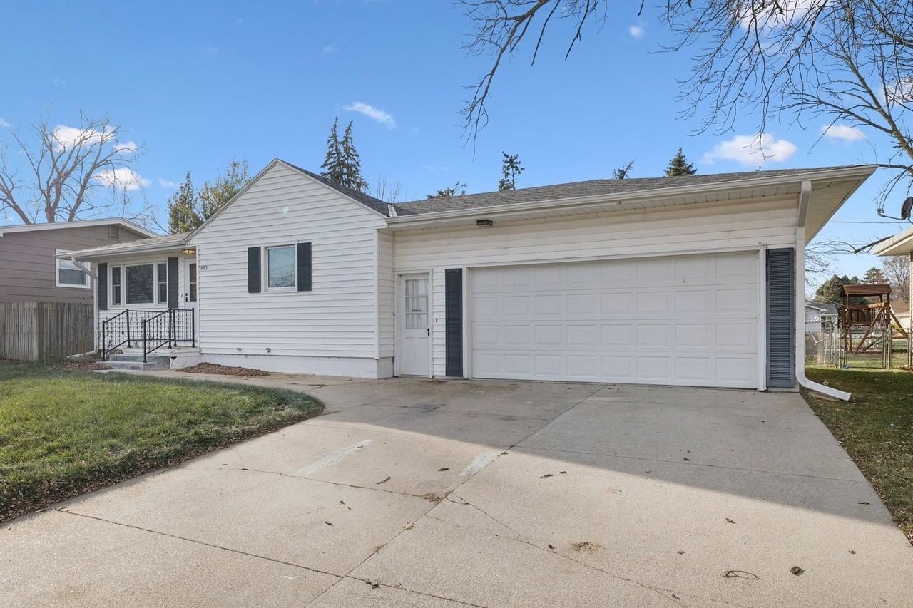 803 N Christy St - Photo 2 of 25