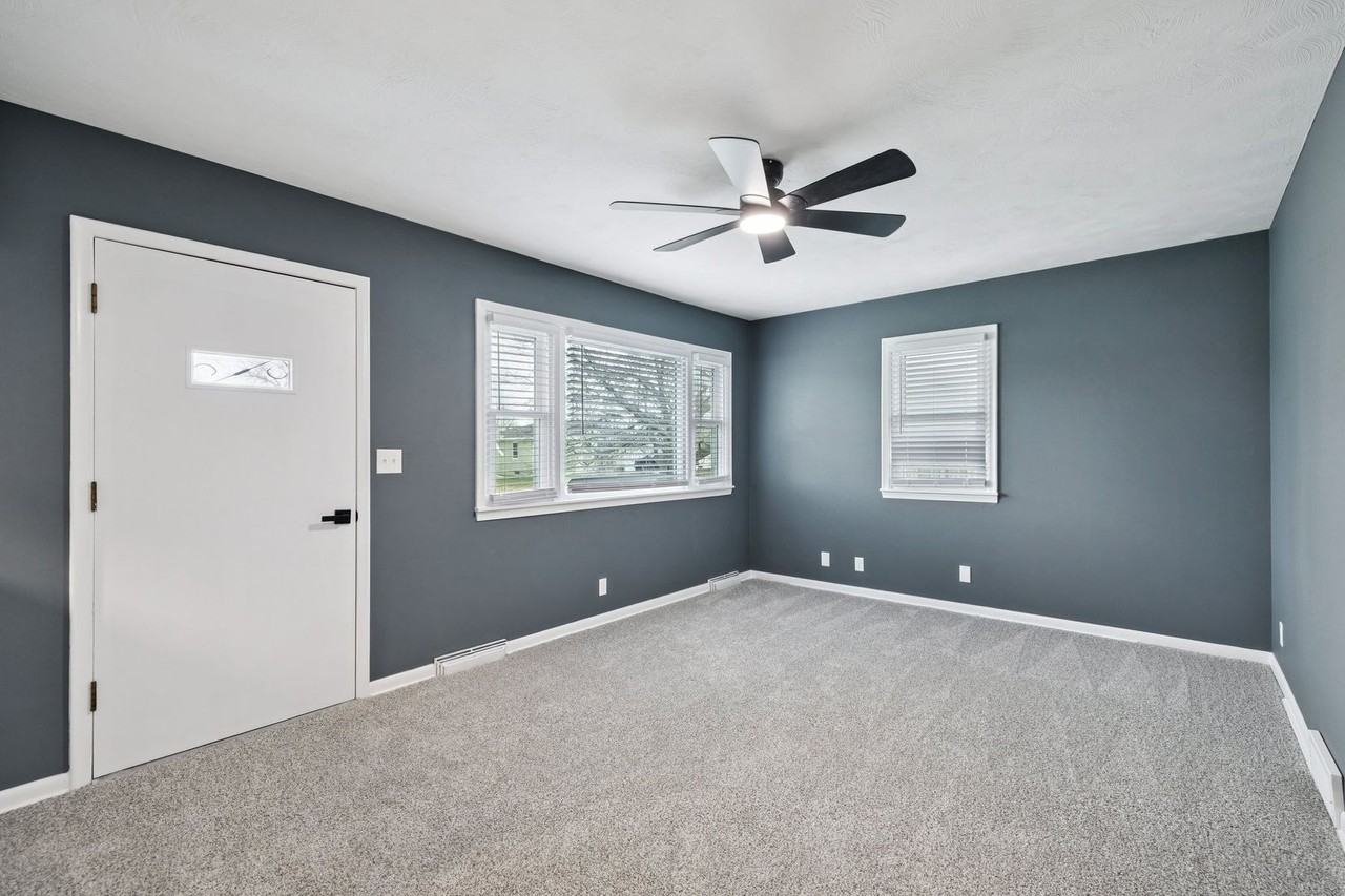 803 N Christy St - Photo 3 of 25