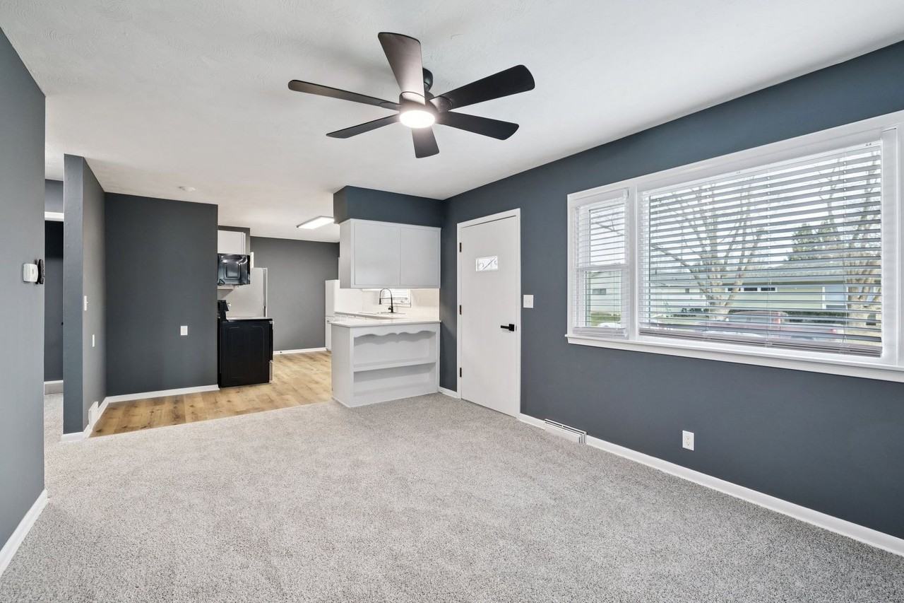 803 N Christy St - Photo 4 of 25