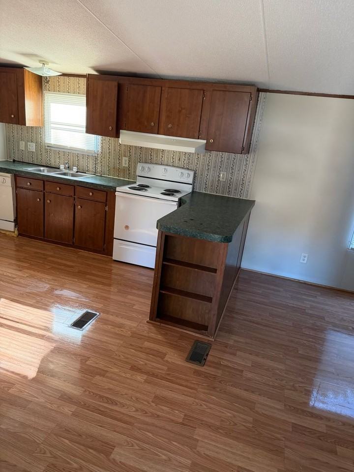 12 Ashley Hall Rd - Photo 4 of 7