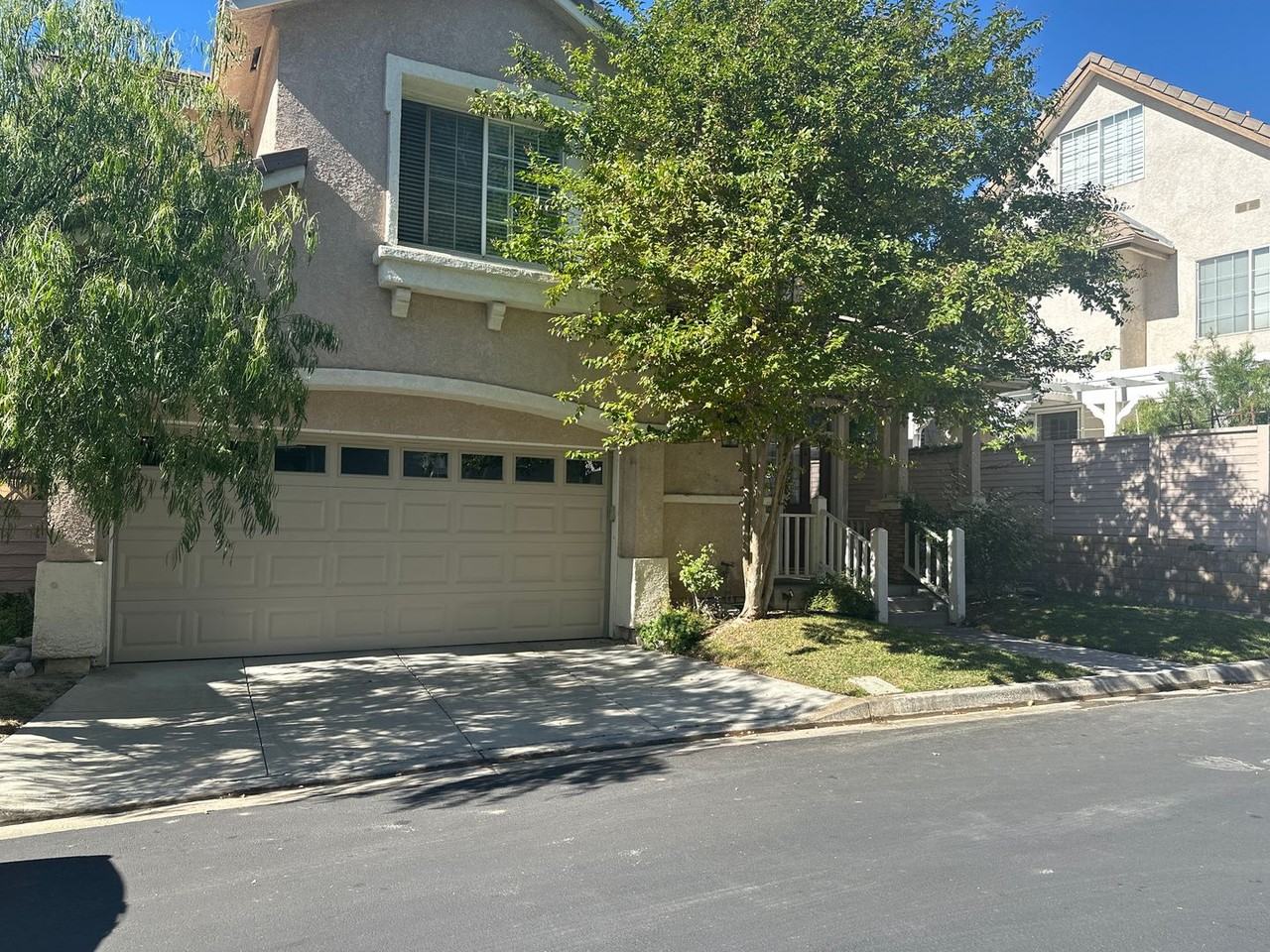 27139 Manor Cir - Photo 2 of 14