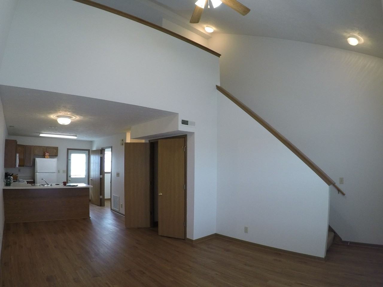 Crosspoint Apartments - Photo 4 of 12
