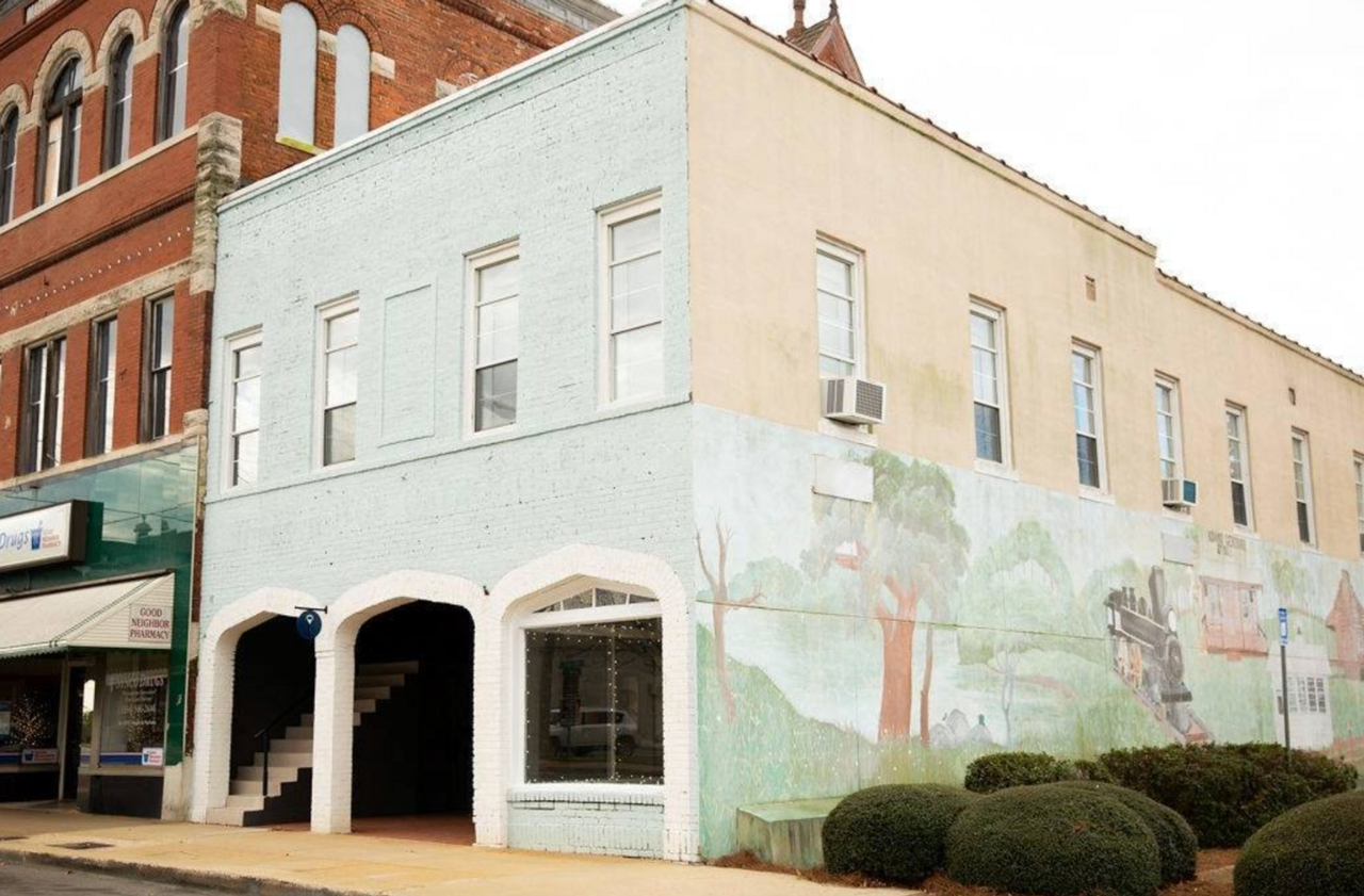 208 N Three Notch St - Photo 4 of 4