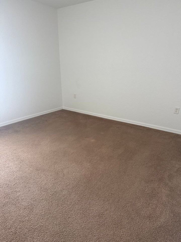 175 Marion Oaks Pass - Photo 4 of 11