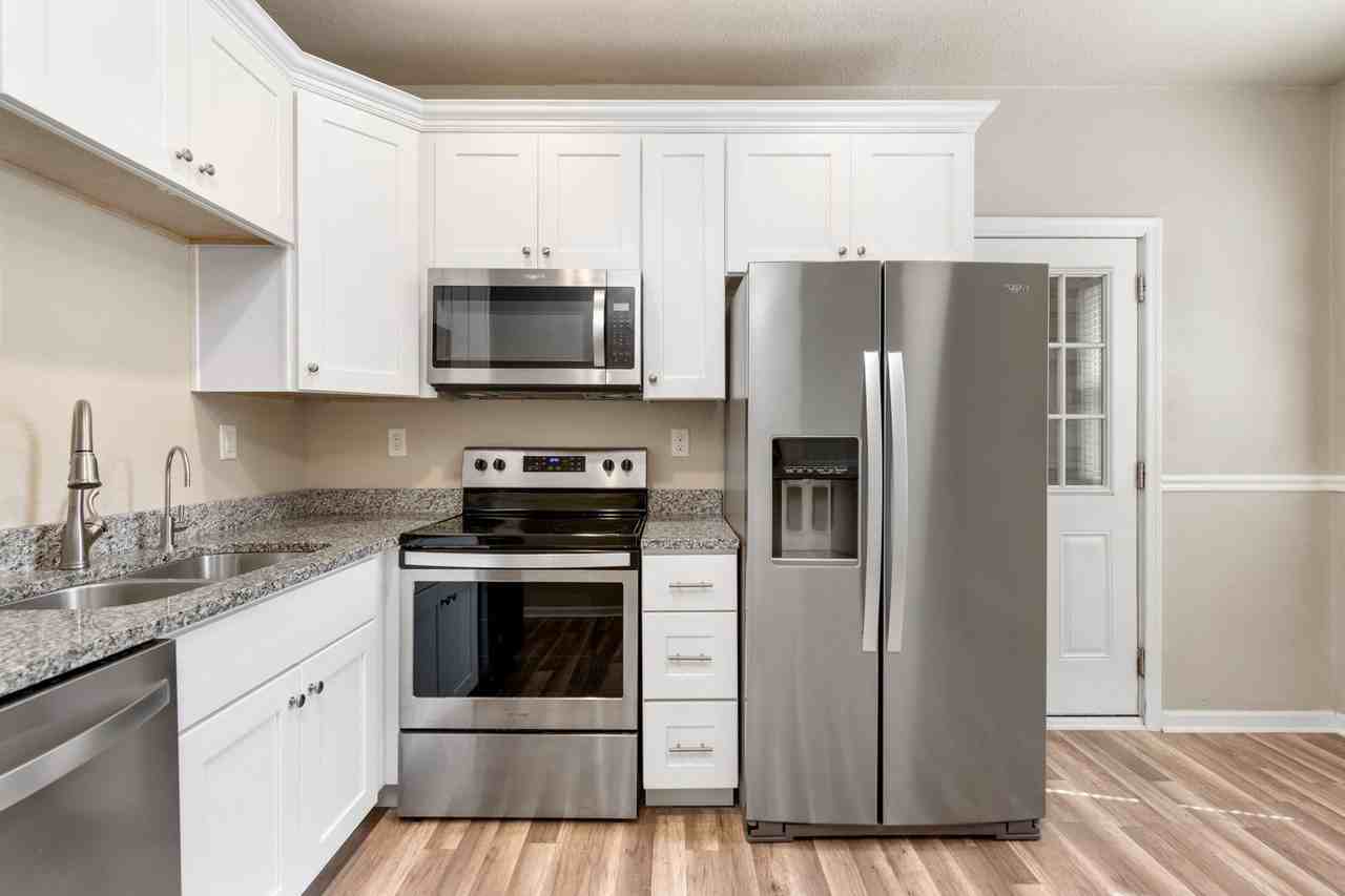 3106 Peronne Ave - Photo 4 of 35