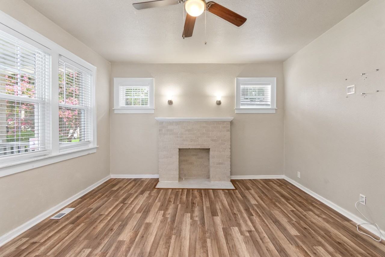 3106 Peronne Ave - Photo 7 of 35