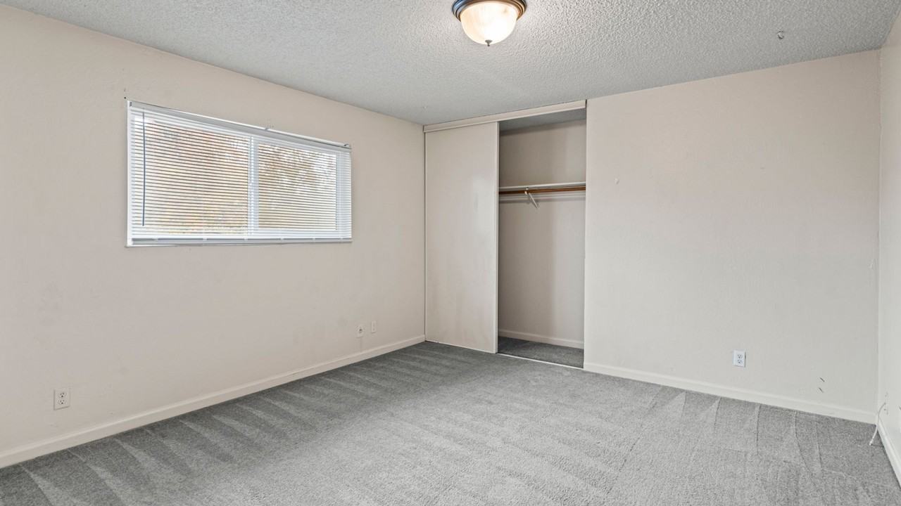 2077 Peach Tree Dr - Photo 6 of 9