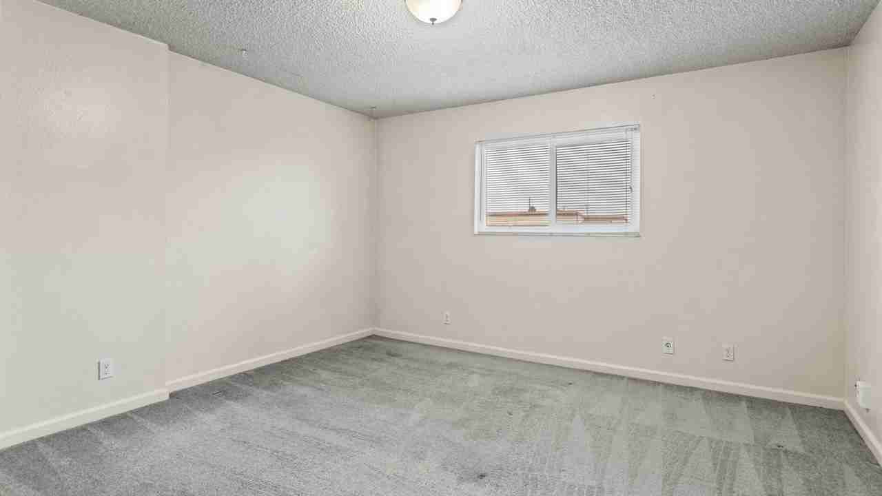 2077 Peach Tree Dr - Photo 7 of 9