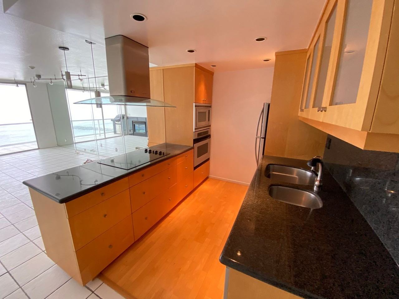 615 Esplanade - Photo 7 of 16