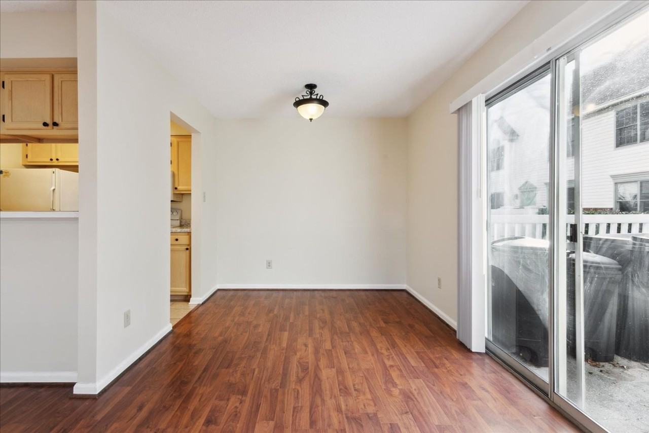 27 Tamarisk Quay Apt F - Photo 7 of 24