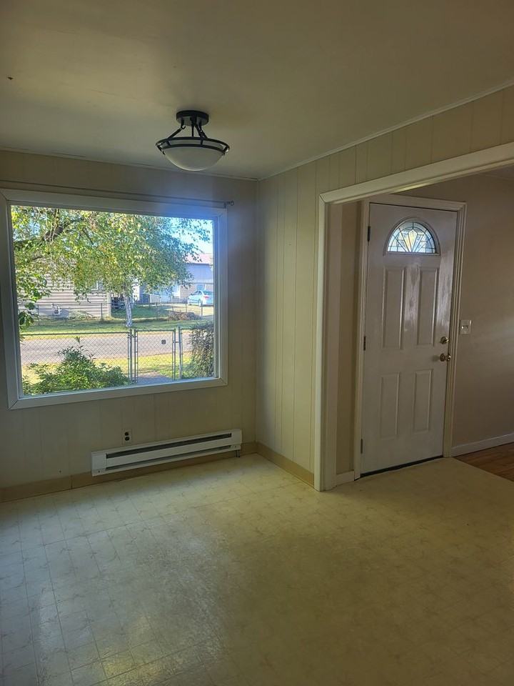 386 Sw 15th St - Photo 7 of 15