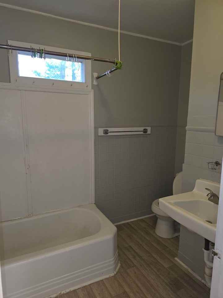 864 Green St - Photo 7 of 8