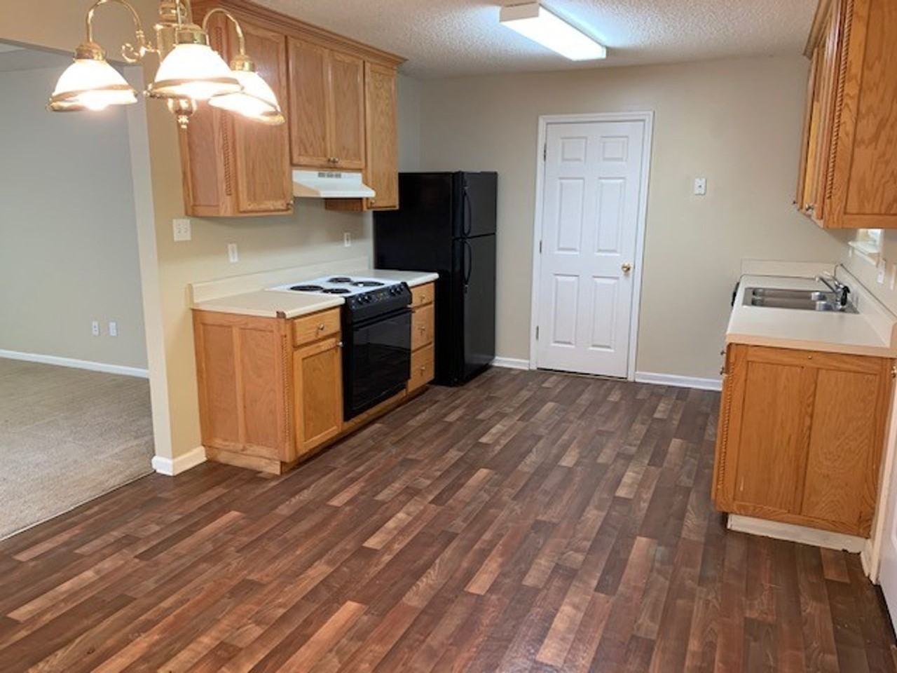 3008 Ginny Dr - Photo 3 of 9