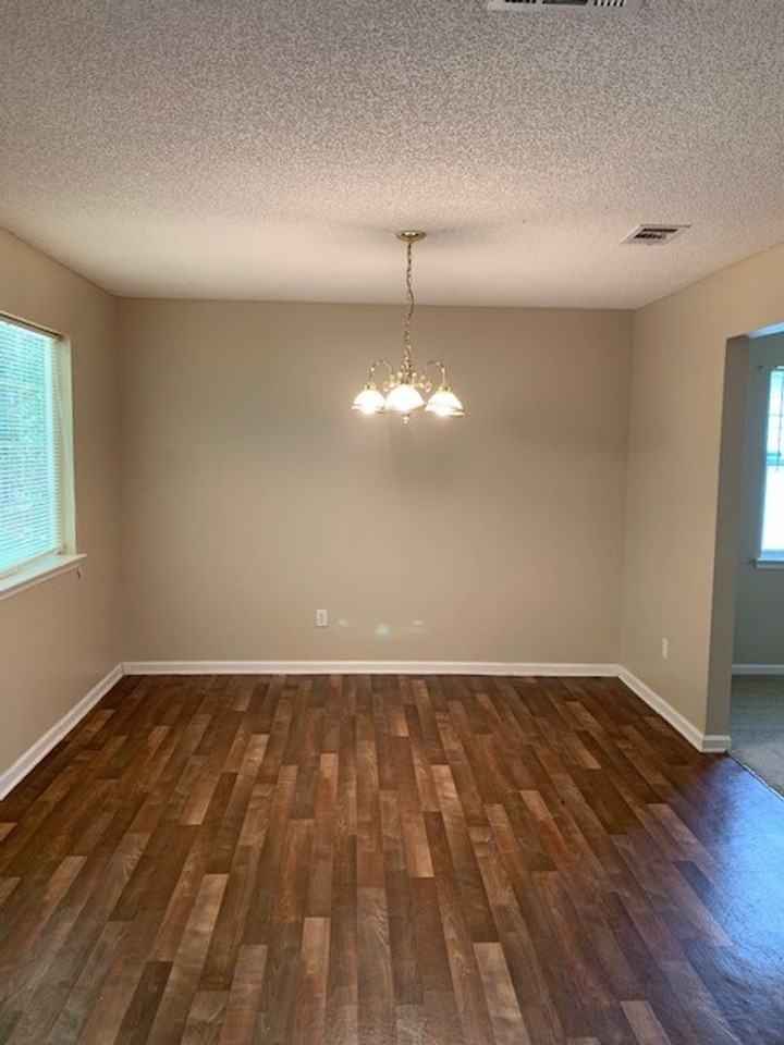 3008 Ginny Dr - Photo 4 of 9