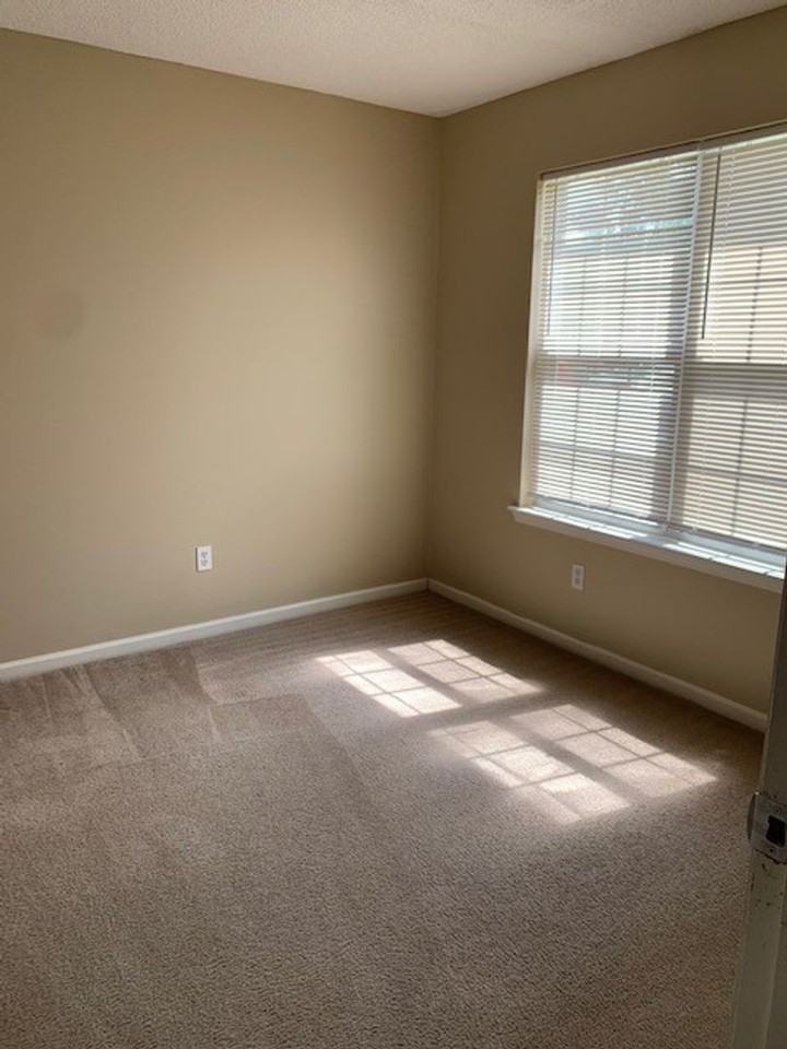 3008 Ginny Dr - Photo 6 of 9