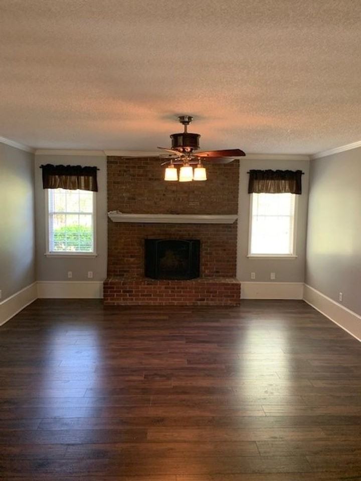 2209 S Sherwood Dr - Photo 5 of 14