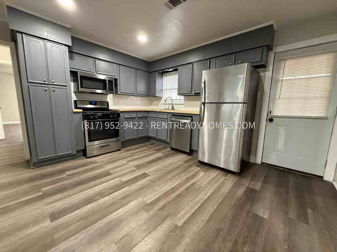 1303 Des Jardines St - Photo 3 of 16