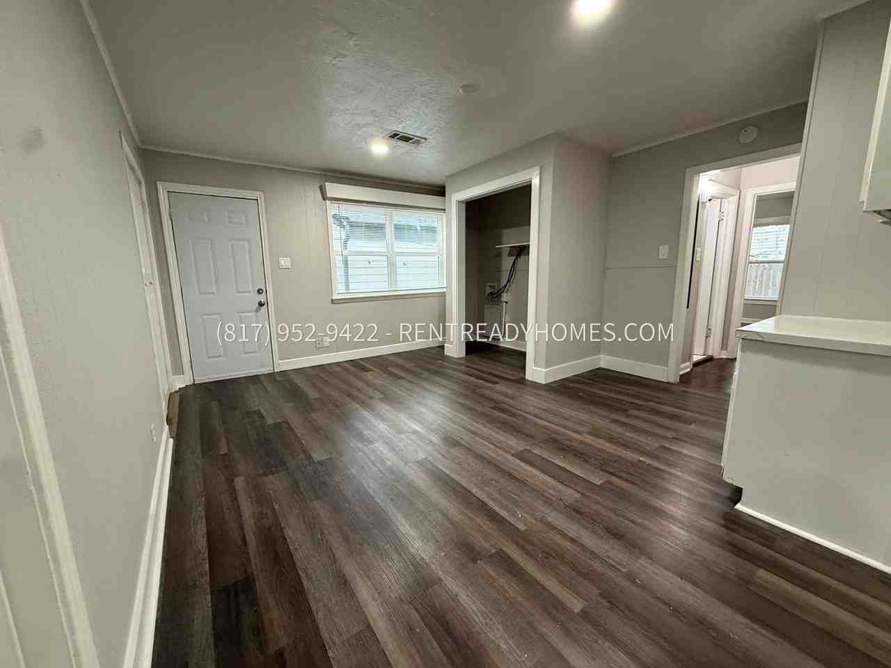 1303 Des Jardines St - Photo 5 of 16