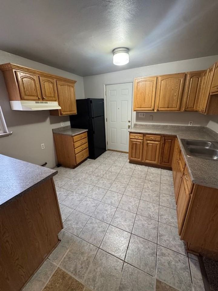 3519 Abbott St - Photo 3 of 9