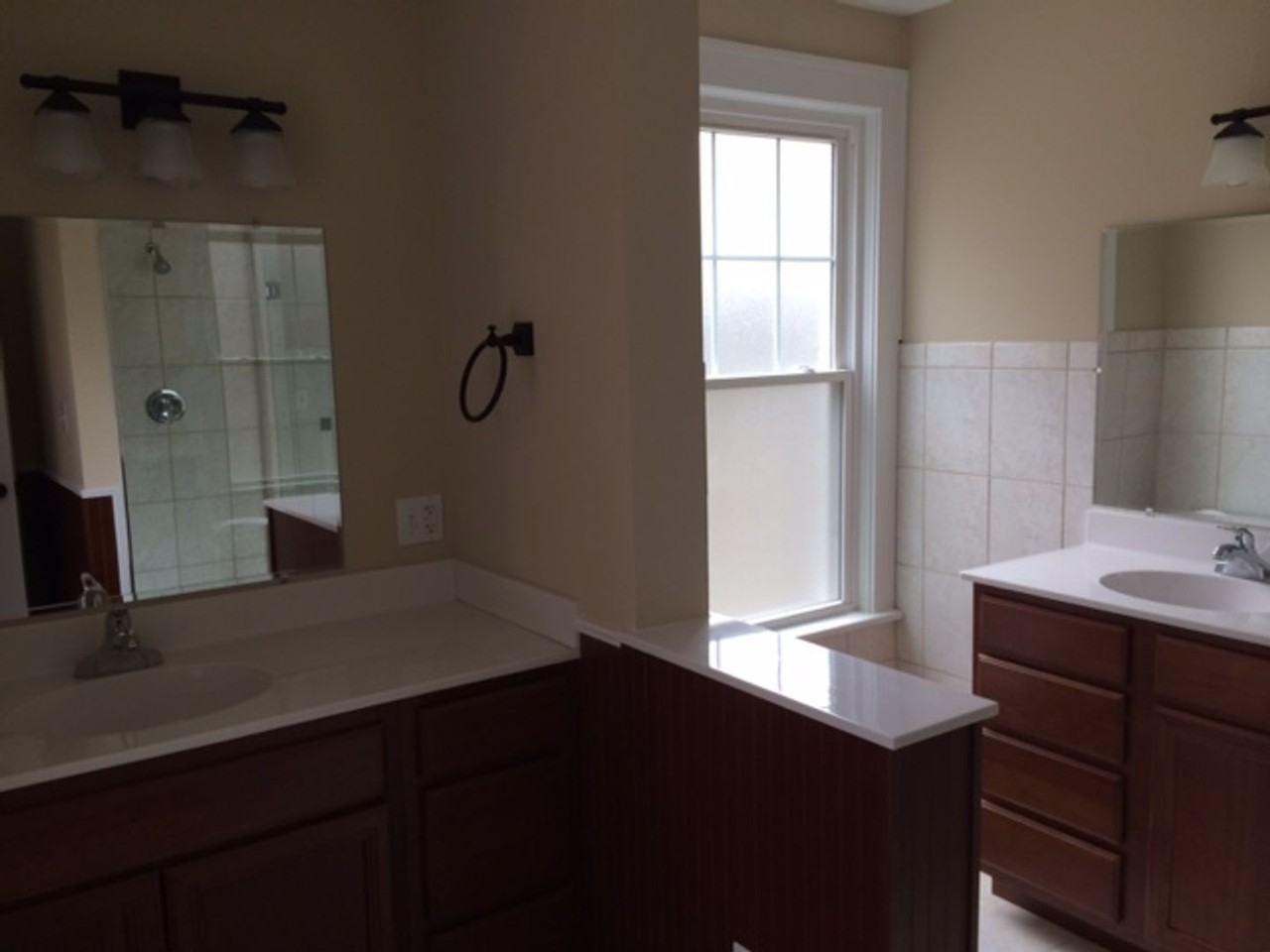 1335 Whitethorn St - Photo 2 of 9