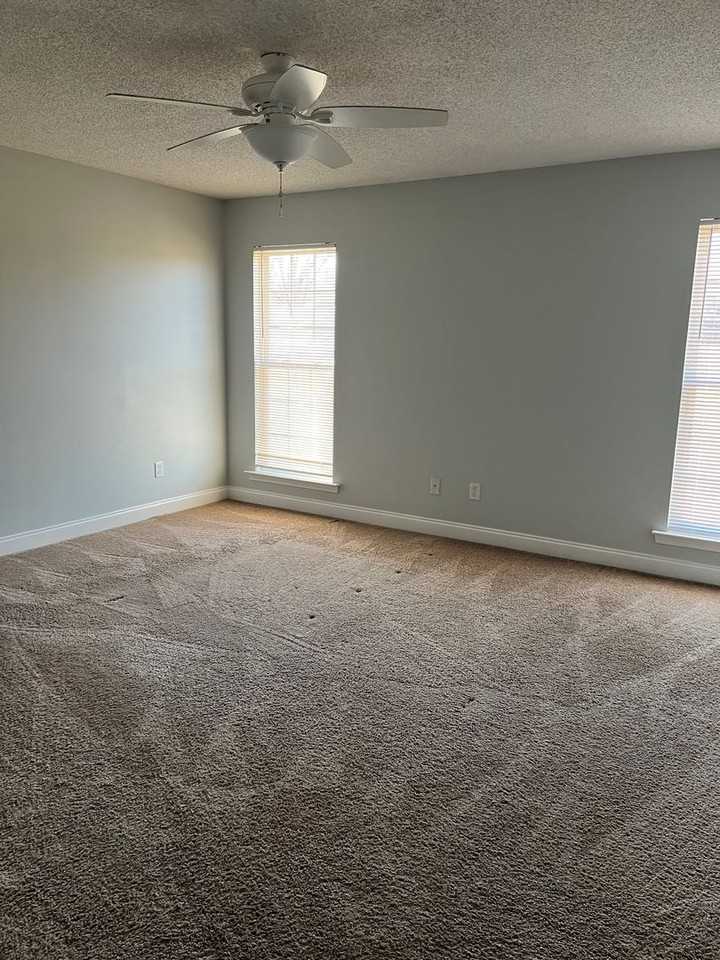 1330 Lovers Lane Rd - Photo 6 of 10