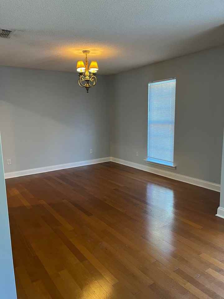 1330 Lovers Lane Rd - Photo 7 of 10