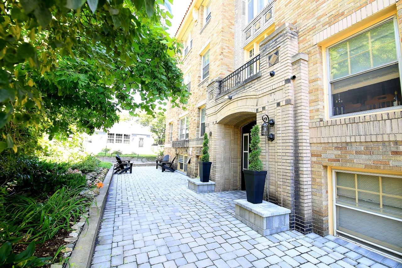 2120 Aldrich Ave S - Photo 3 of 6