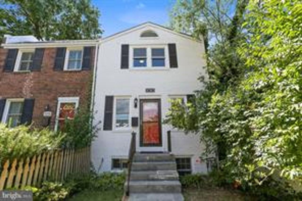 1010 Bashford Ln - Photo 2 of 32