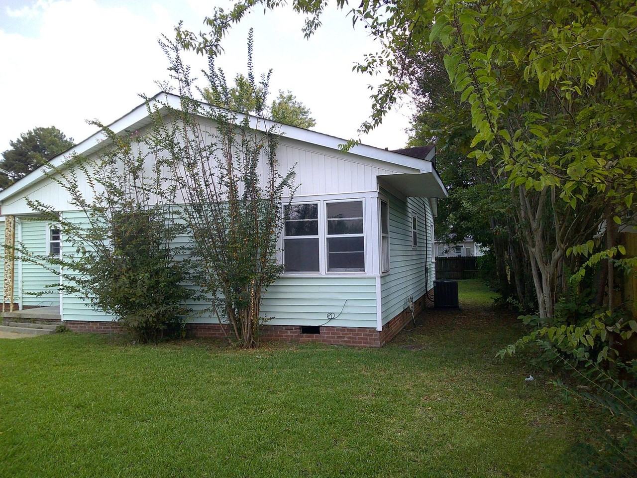 408 Lumpkin Ave - Photo 3 of 15